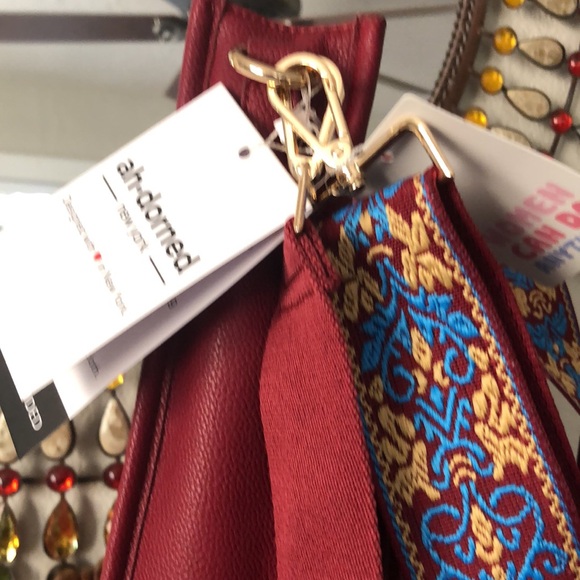 NWT Ahdorned Faux Leather Front Tab Crossbody w/ 2 Fashion Straps - Picture 3 of 9